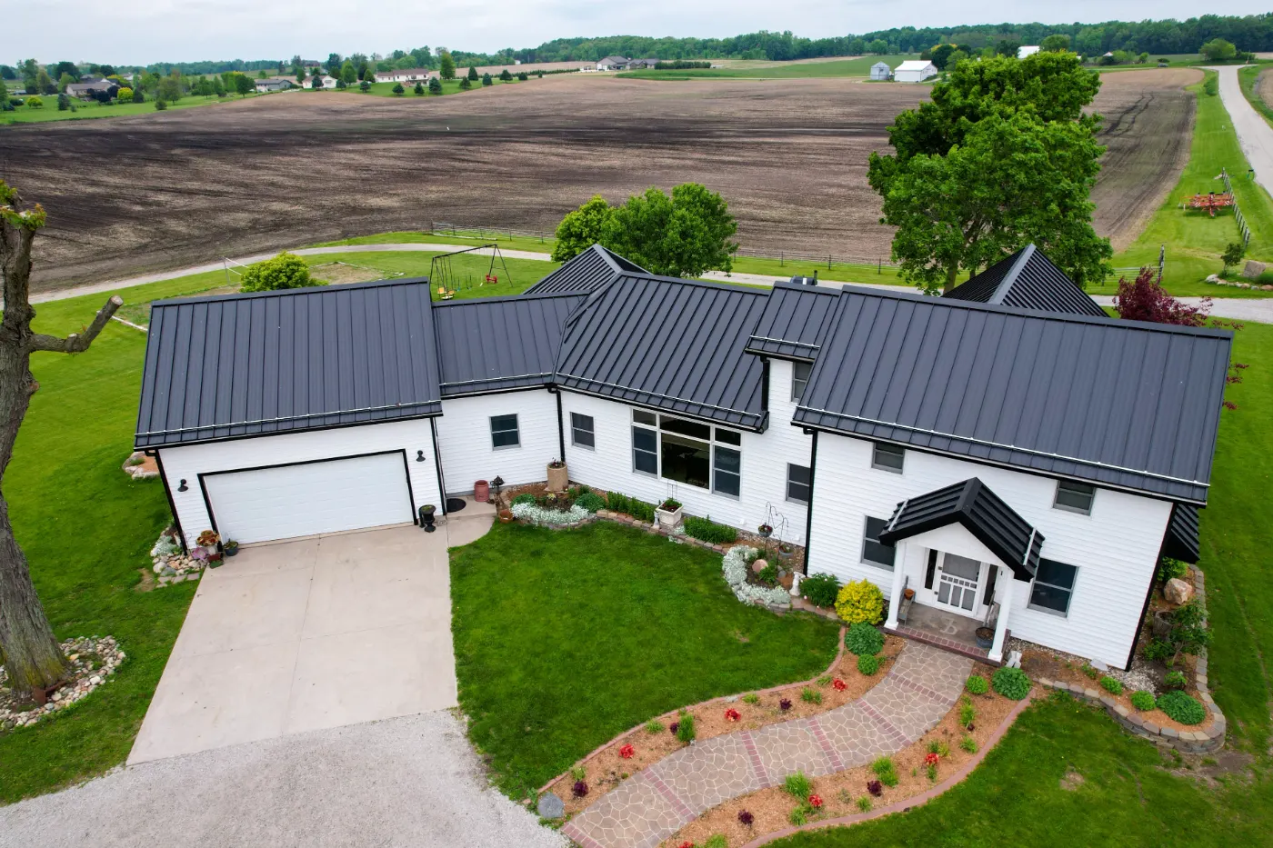 Manufacturer-certified roof installation in Rushville